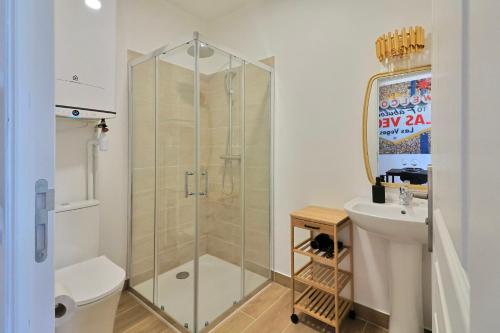 Koupelna v ubytování SC6 - Studio familial - Enghien gare - Lac & centre ville à pied