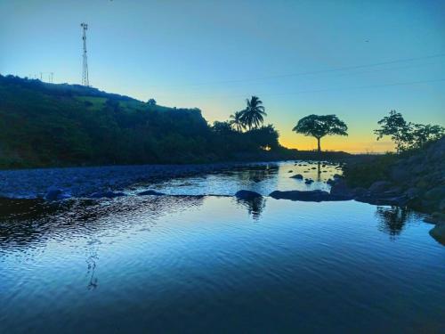 Naturlandskabet i nærheden af kroen