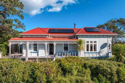 Το κτήριο όπου στεγάζεται  η παραθεριστική κατοικία