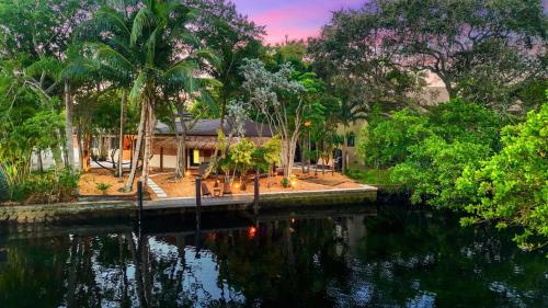 Billede fra billedgalleriet på Wilton Manors - Jungle Luxe 2BR Waterfront - TABU i Fort Lauderdale