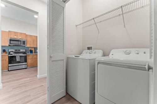 Riviere 2BR Apartment Pet Friendly Oasis Sleeps 6 Close to Epic Universe Pool & Gym photo 39