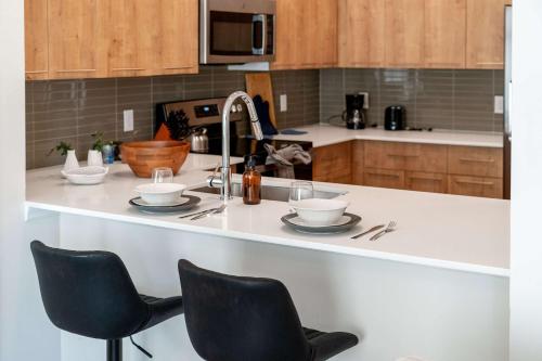 Riviere 2BR Apartment Pet Friendly Oasis Sleeps 6 Close to Epic Universe Pool & Gym photo 14