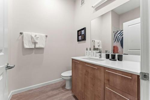 Riviere 2BR Apartment Pet Friendly Oasis Sleeps 6 Close to Epic Universe Pool & Gym photo 36