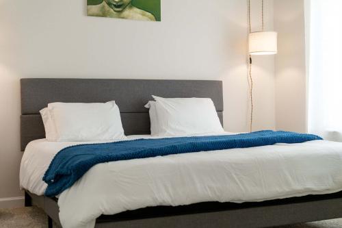 Riviere 2BR Apartment Pet Friendly Oasis Sleeps 6 Close to Epic Universe Pool & Gym photo 32