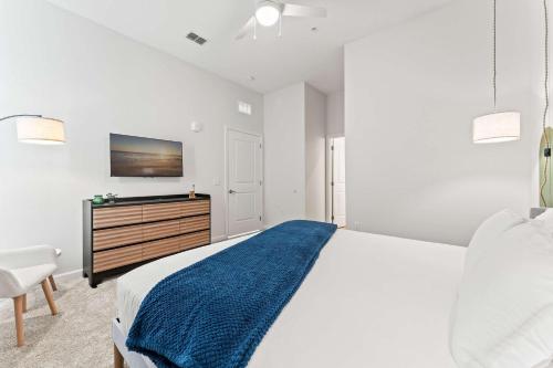 Riviere 3BR Apartment Stylish King Family Pets Friendly Pool & Gym Near Epic Universe photo 25