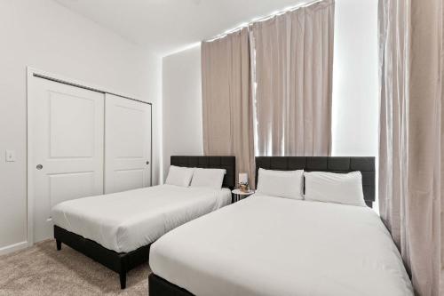 Riviere 3BR Apartment Stylish King Family Pets Friendly Pool & Gym Near Epic Universe photo 38