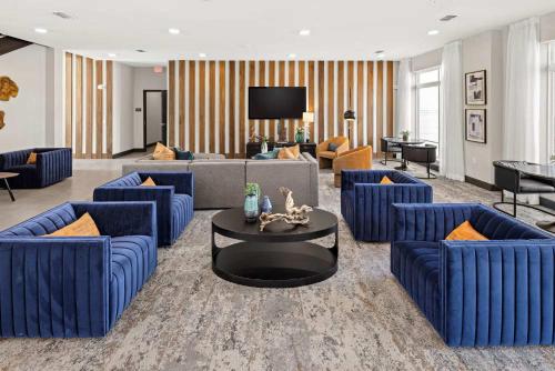 Riviere 3BR Apartment Stylish King Family Pets Friendly Pool & Gym Near Epic Universe photo 49
