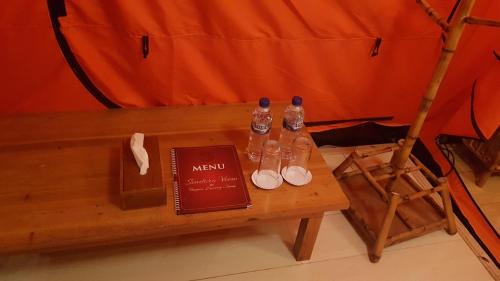 Getränke in der Unterkunft Bagas Luxury Glamping