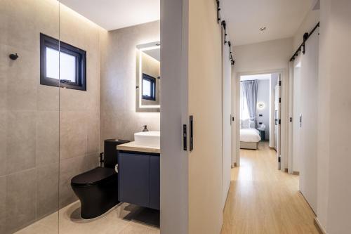 Et badeværelse på 5BR Luxury Pool Villa Patong TPSV138