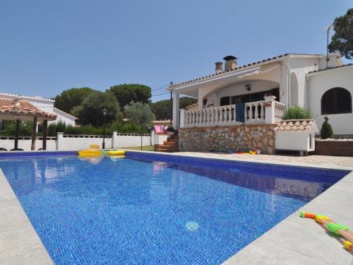 Casa tranquila con gran jardín - HISP-7-89