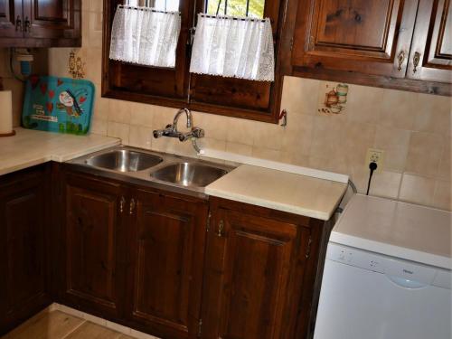 Kuchyň nebo kuchyňský kout v ubytování Casa Confortable con Barbacoa y Gran Terraza en L'Escala, Cerca de la Playa - HISP-7-7