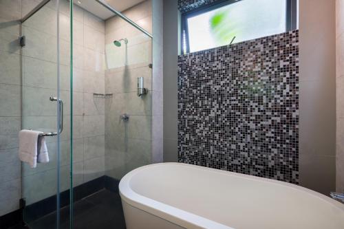 Koupelna v ubytování Acappella Suite Hotel, Shah Alam