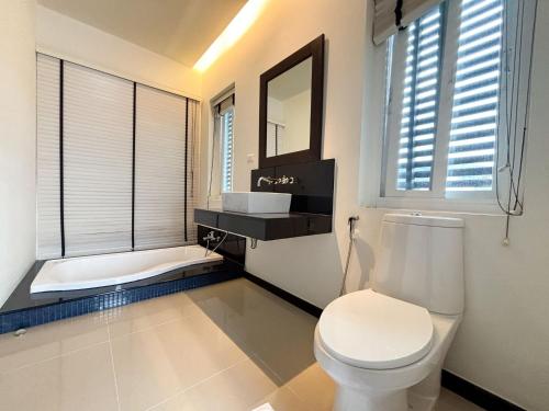 Koupelna v ubytování 3 BR Oxygen Pool Villa 271-26