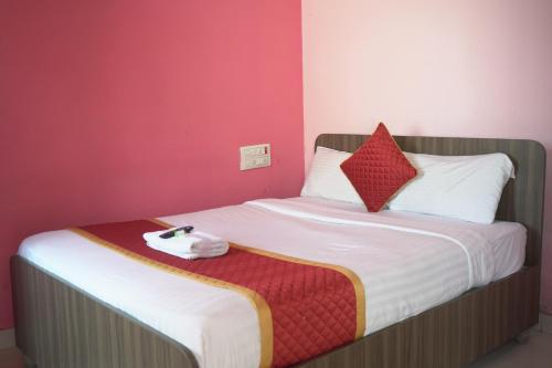 Postel nebo postele na pokoji v ubytování Hotel Golden Stays