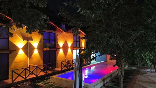 Hồ bơi trong/gần Villa los Alfredos