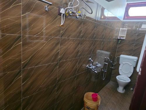 Phòng tắm tại Pemago Homesaty