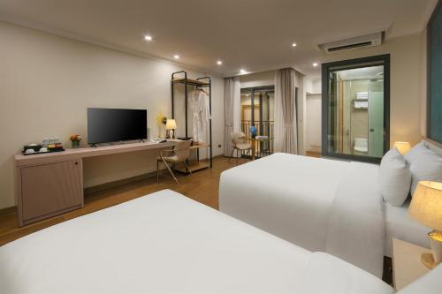 Dong Xuan Boutique Hotel — Bedroom