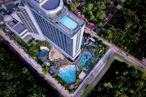 Grande Centre Point Space Pattaya — Property building