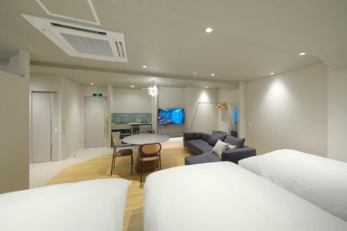 Hotel-Midosuji Base