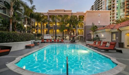 a swimming pool in the middle of a building at Marina Boardwalk Breeze 1BA & 2BA - Short Trip To Venice Beach in Los Angeles
