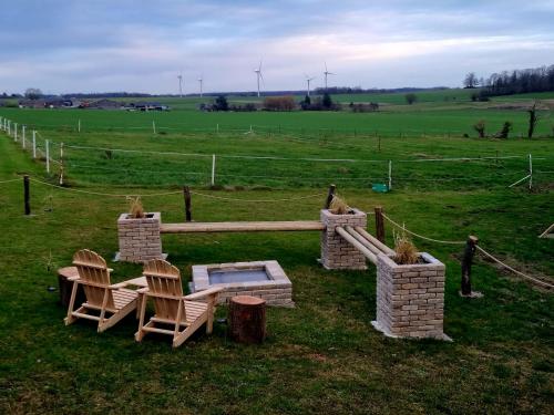 Zahrada ubytování Tiny cocon en pleine nature jacuzzi, sauna privé