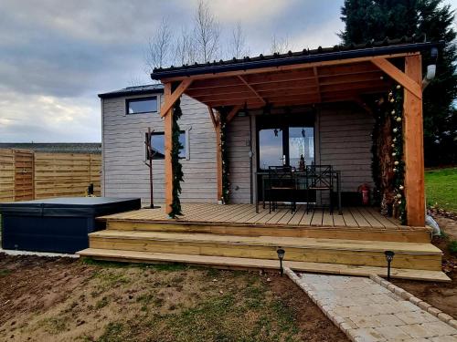 Budova, kde se the luxury tent nachází