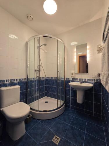 Koupelna v ubytování Synet CoLiving