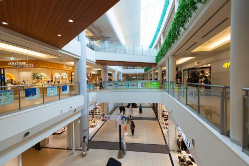 an overhead view of a shopping mall at ローズパーク十番館 in Narashino