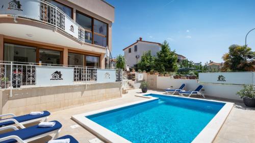 Villa Alte Muhle with pool and jacuzzi in Novigrad