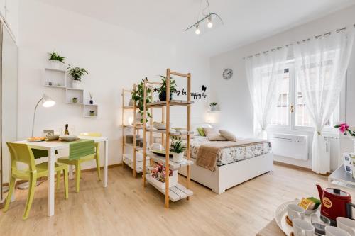 96 Degli Ubaldi Studio near the Vatican and the metro