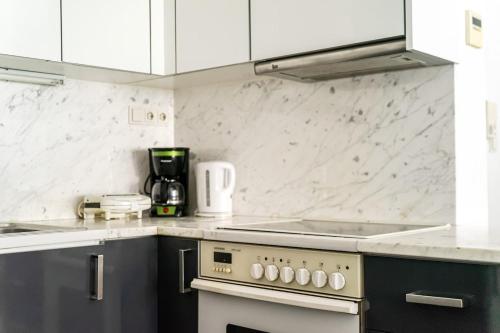 Sunny 1bedroom cozy flat in the Acropolis area