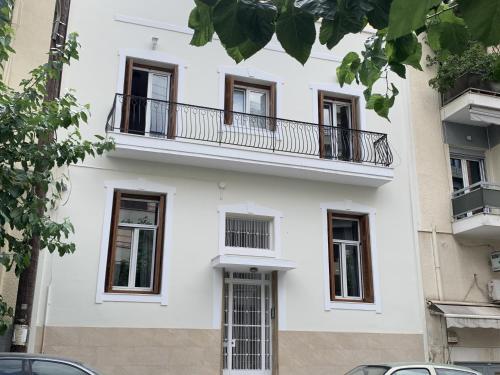 Beautiful Athenian apartment with terrace