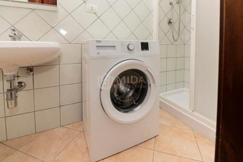 Et badeværelse på Orange Sun - Chiusurelle Village