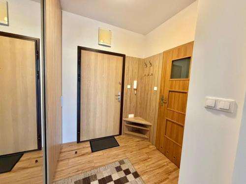 Ένα μπάνιο στο Modlinska Residence by JumpInHere