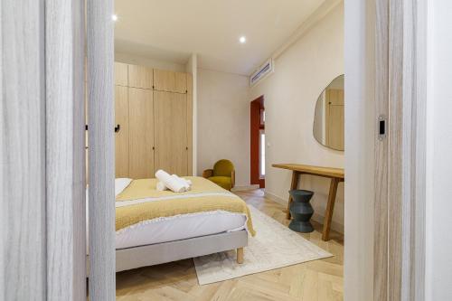 62 CARNOT LOT 5 - Appartement renove - climatise 2 chambres suites