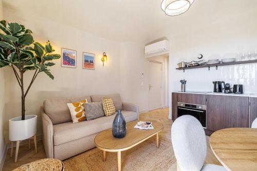 62 CARNOT LOT 6 - Appartement renove - climatise - 2 chambres suites