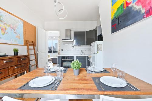 Le Marais 1 Bedroom Apartment NetFlix