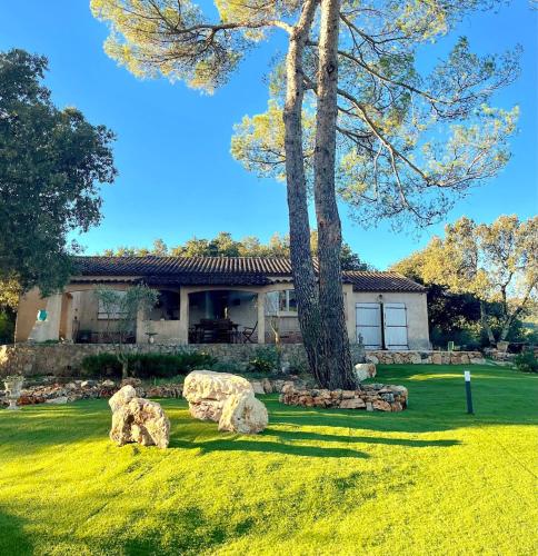 Villa familiale piscine, jacuzzi au coeur du Var