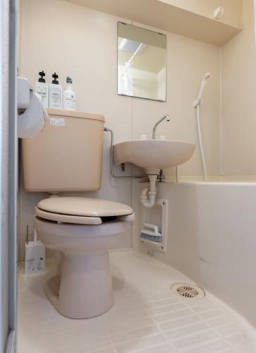 東真ビル3F A 4-minute walk from the nearest station one stop to Shinjuku Station