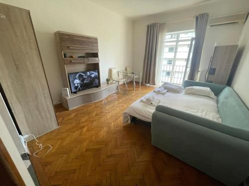 TV/trung tâm giải trí tại Intercontinental View Universitate !