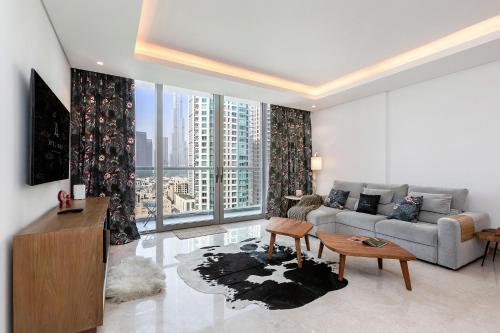 Luxury 1BR Apartment with Burj Khalifa View at Sterling