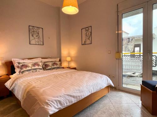 Entire-Floor 2BR Penthouse with 2 Huge Balconies & Free Parking