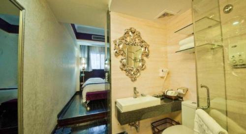 Koupelna v ubytování Guilin Sapphire hotel