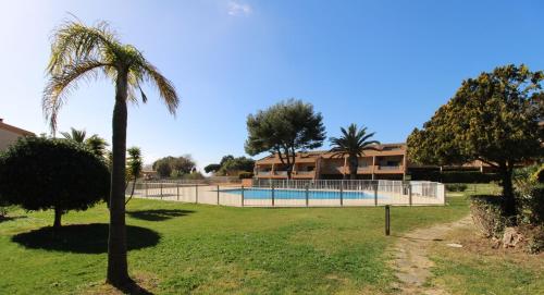 EDENCAU Appartement pour 4 personnes climatisé proche de la mer avec piscine commune au Pradet