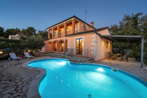 Villa Imagine by Briskva