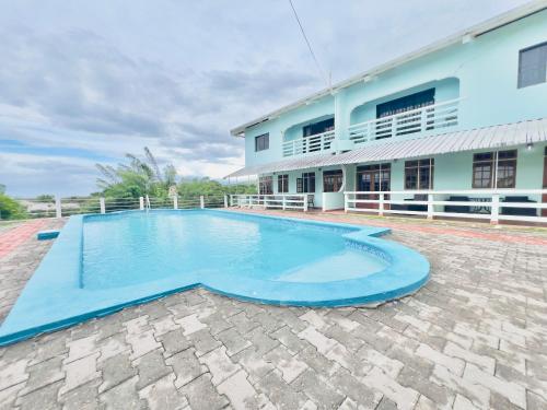 Piscina a Buccoo Breeze Suites o a prop
