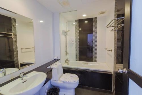 Et badeværelse på Phuket Seaview Resotel