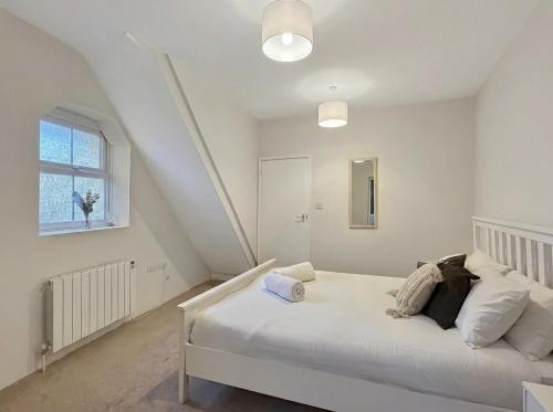 Postel nebo postele na pokoji v ubytování Sleeps 4, 2 Bedroom Maisonette in Central Grantham