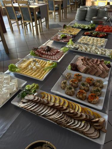 Mad på resortet eller i nærheden