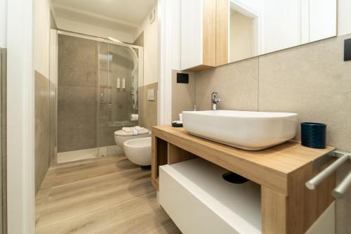 Spacious apartment with WiFi and AC